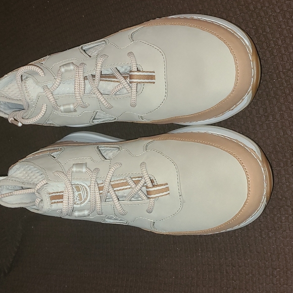 New Timberland "Timberloop" mid Hiker light beige nubuck sizes 7 and 7.5 - Picture 2 of 9